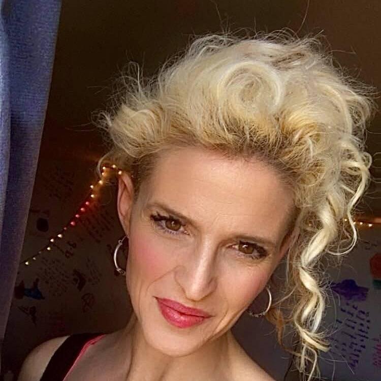 
                        Kandeeapple
                     is Female Escorts. | Kelowna | British Columbia | Canada | canadatopescorts.com 