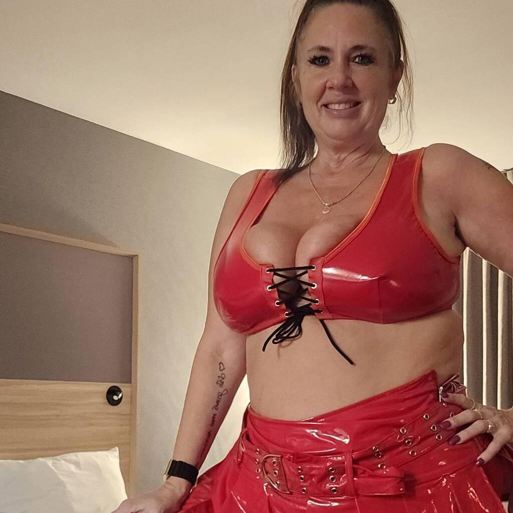 
                        Cougar
                     is Female Escorts. | Brandon | Manitoba | Canada | canadatopescorts.com 