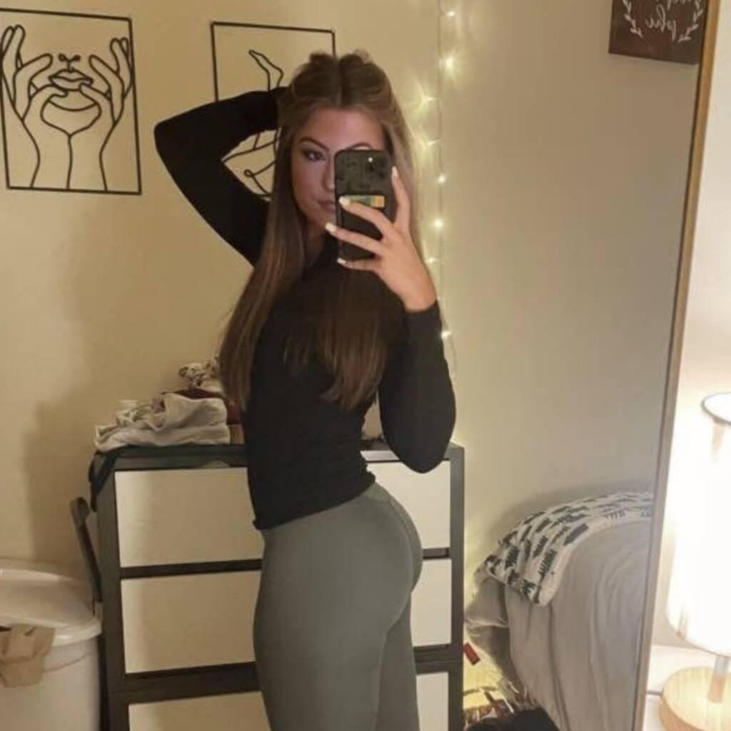 
                        molly
                     is Female Escorts. | Niagara | Ontario | Canada | canadatopescorts.com 