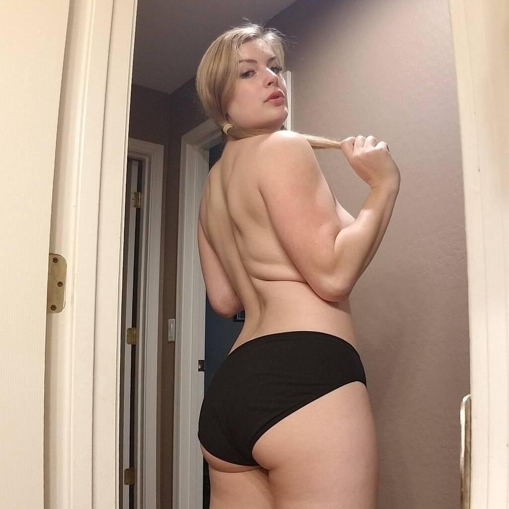 
                        April
                     is Female Escorts. | Thunder Bay | Ontario | Canada | canadatopescorts.com 