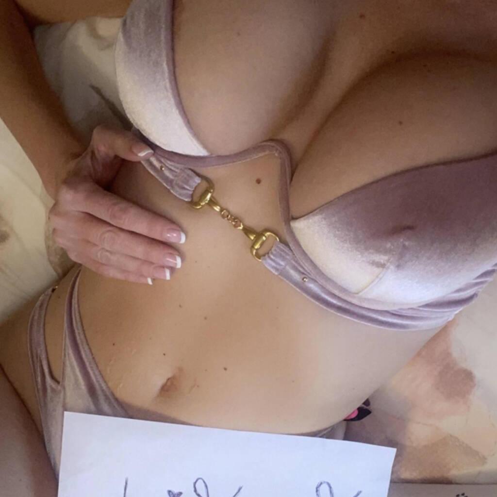 
                        Blondie
                     is Female Escorts. | Kitchener | Ontario | Canada | canadatopescorts.com 