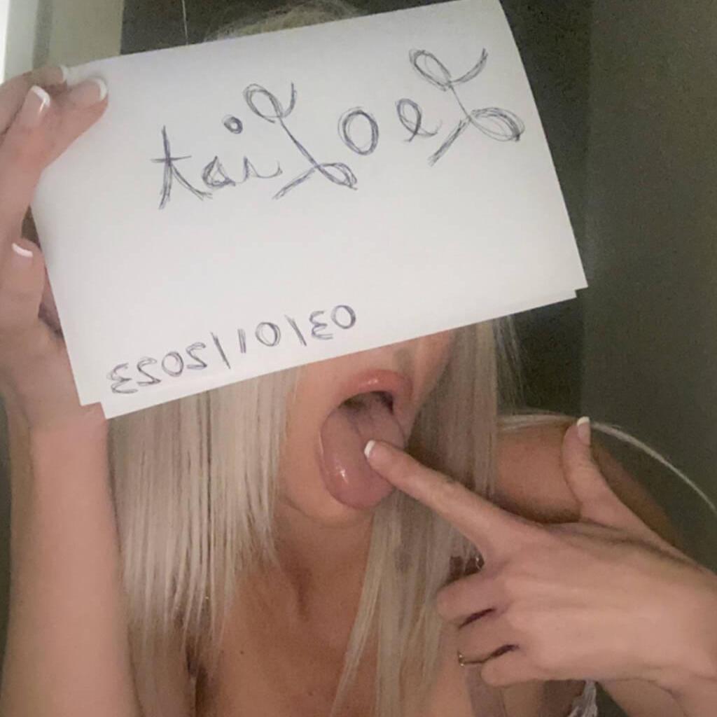 
                        Blondie
                     is Female Escorts. | Kitchener | Ontario | Canada | canadatopescorts.com 