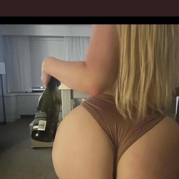 
                        Nihkky
                     is Female Escorts. | windsor | Ontario | Canada | canadatopescorts.com 