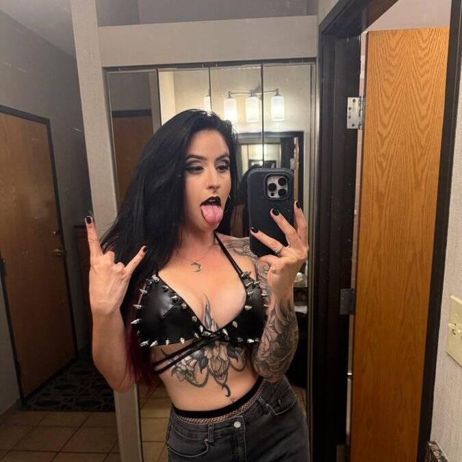 
                        Hannah
                     is Female Escorts. | St. John | New Brunswick | Canada | canadatopescorts.com 