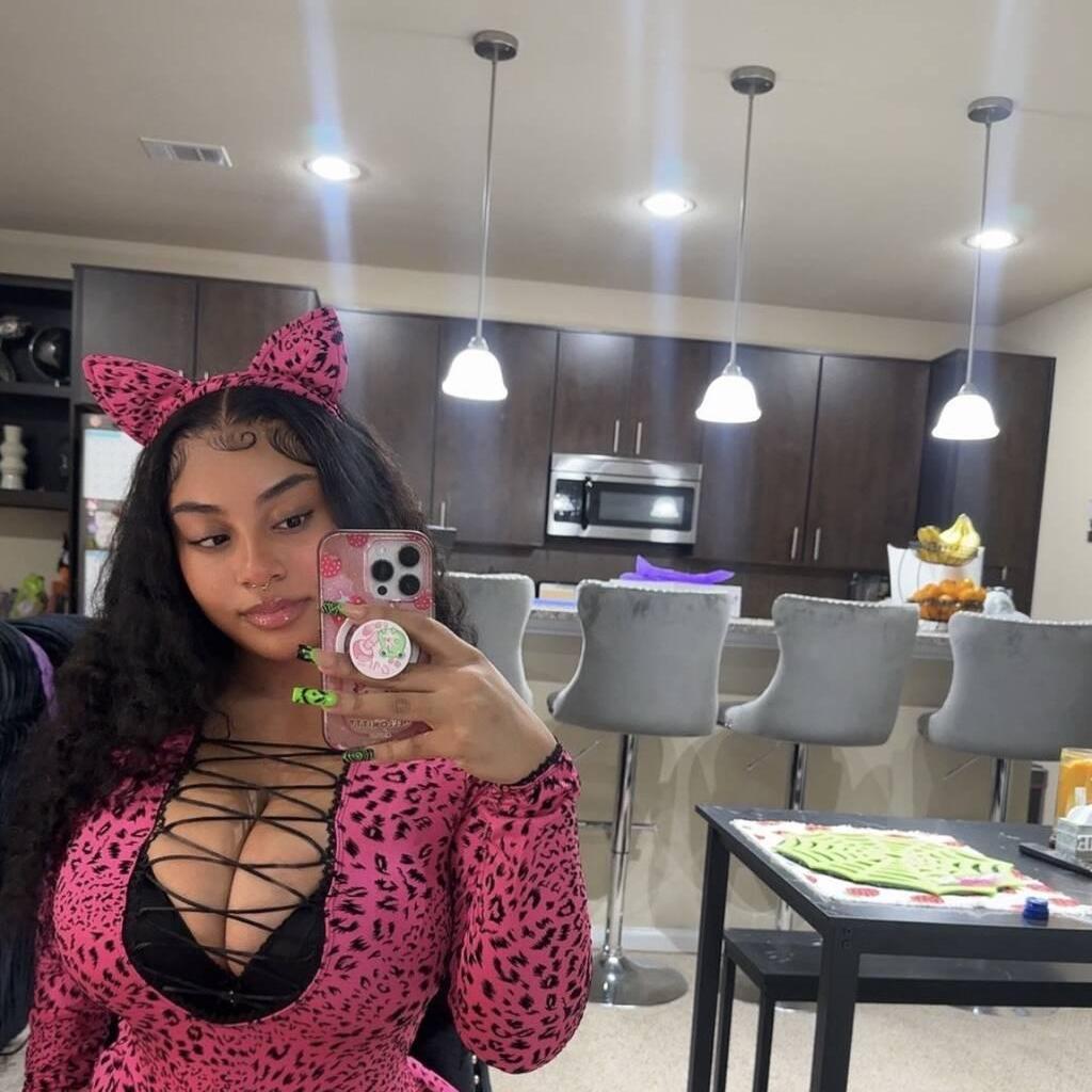 
                        Julia
                     is Female Escorts. | Niagara | Ontario | Canada | canadatopescorts.com 