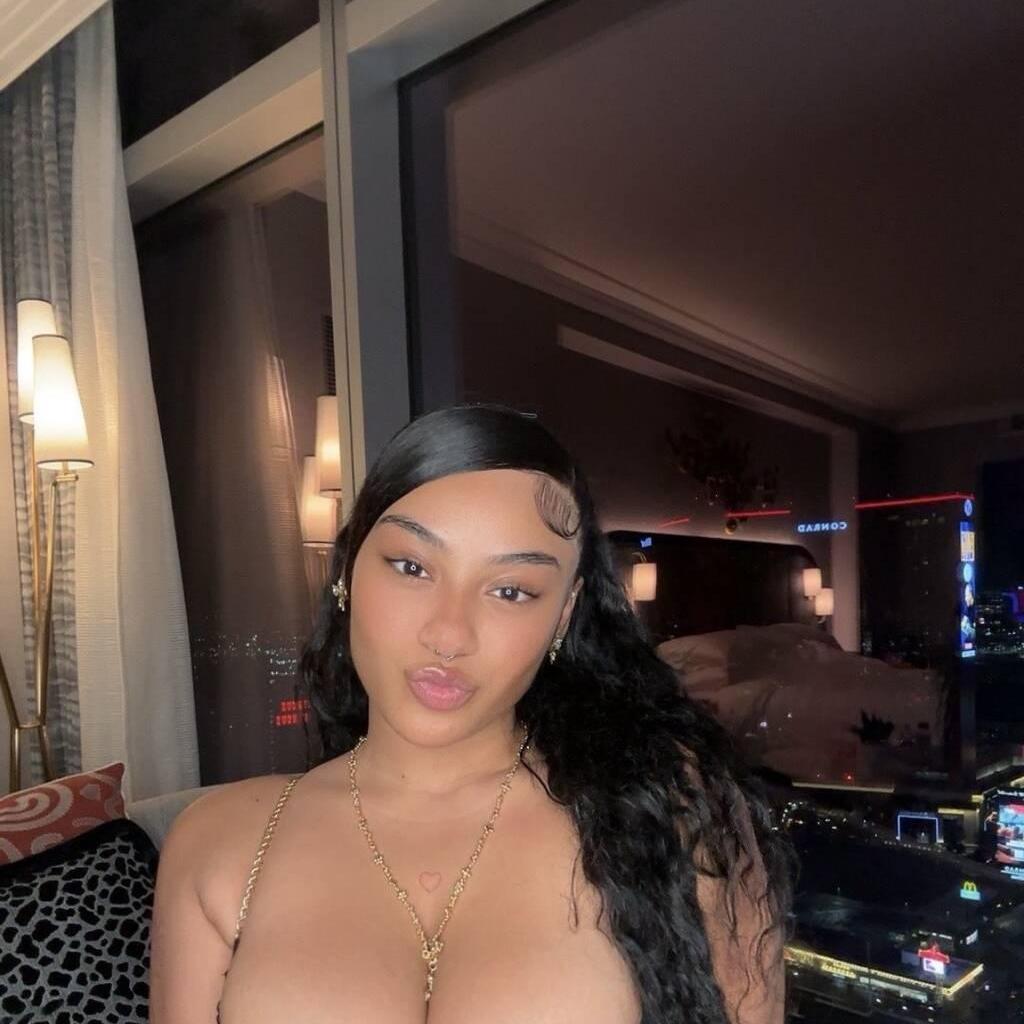 
                        Julia
                     is Female Escorts. | Niagara | Ontario | Canada | canadatopescorts.com 