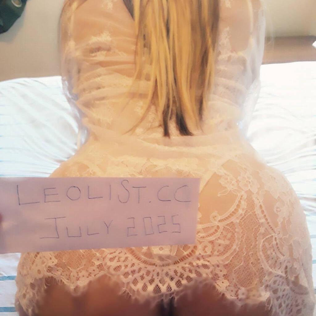 
                        Available NOW
                     is Female Escorts. | Toronto | Ontario | Canada | canadatopescorts.com 
