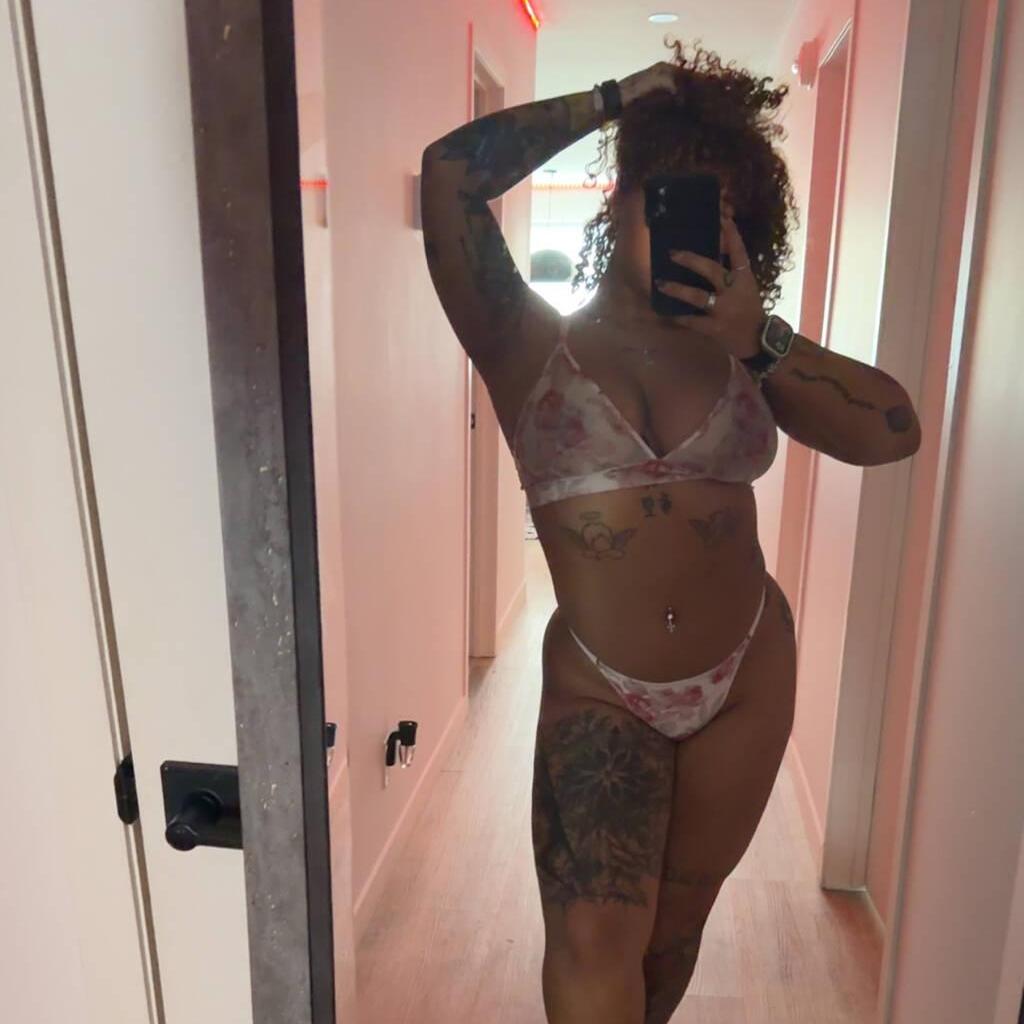 
                        Anna
                     is Female Escorts. | Montreal | Quebec | Canada | canadatopescorts.com 
