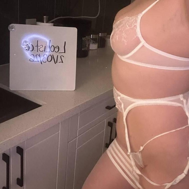 
                        Aurora
                     is Female Escorts. | Hamilton | Ontario | Canada | canadatopescorts.com 