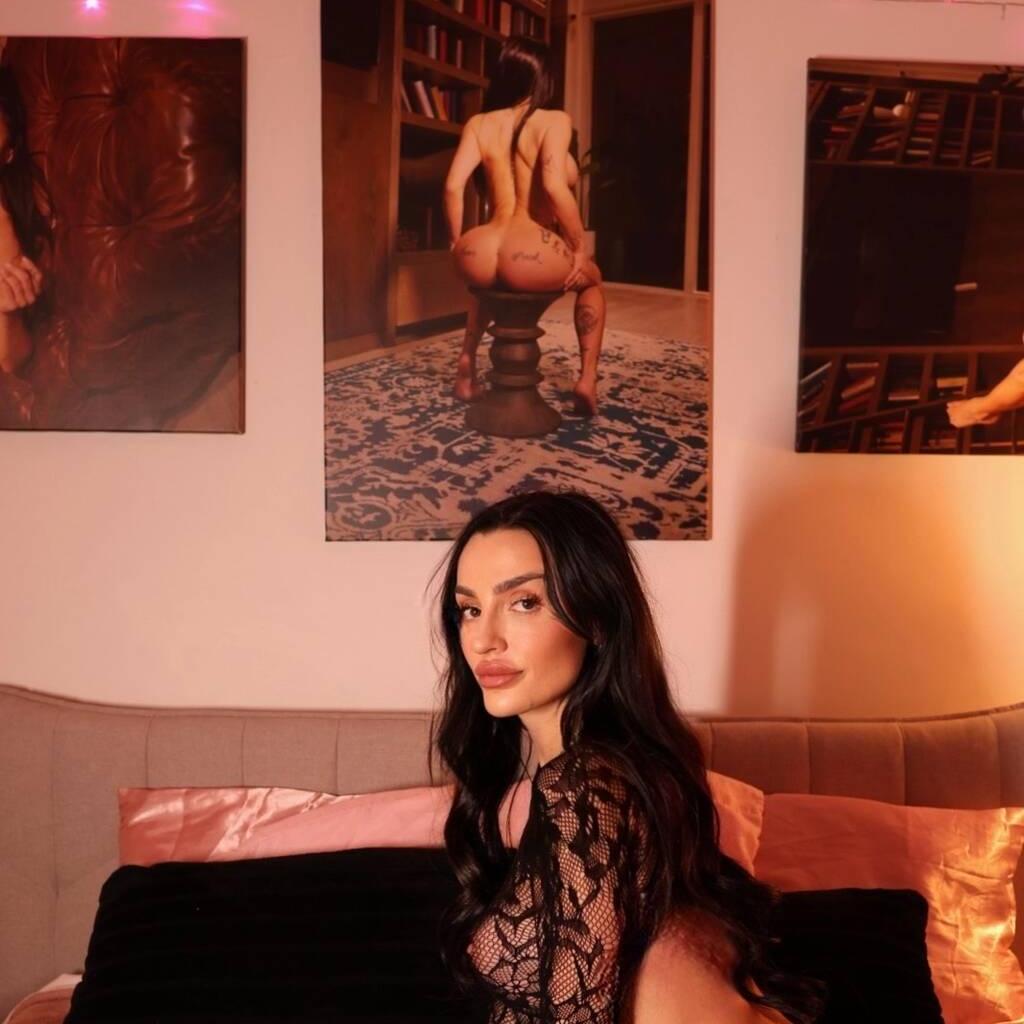 
                        Camilla
                     is Female Escorts. | Kelowna | British Columbia | Canada | canadatopescorts.com 