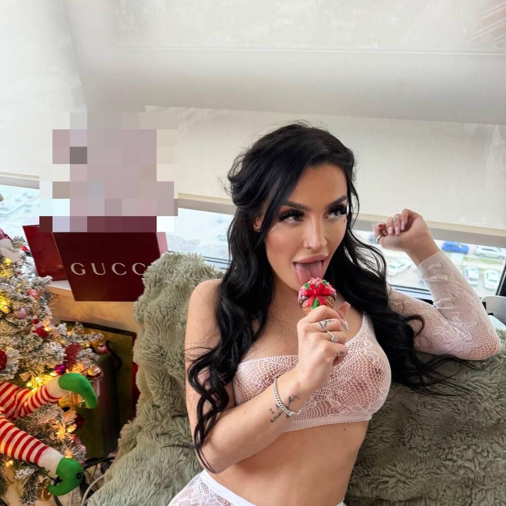 
                        Camilla
                     is Female Escorts. | Kelowna | British Columbia | Canada | canadatopescorts.com 