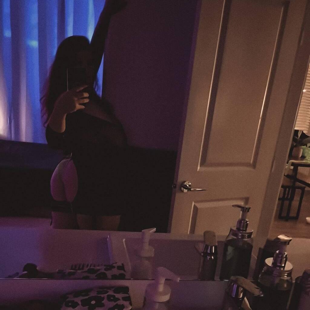 
                        Sunny Daze
                     is Female Escorts. | Vancouver | British Columbia | Canada | canadatopescorts.com 