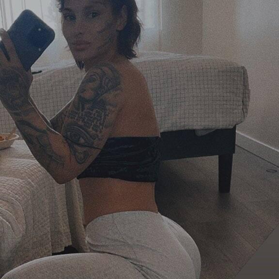 
                        Luxus
                     is Female Escorts. | Calgary | Alberta | Canada | canadatopescorts.com 