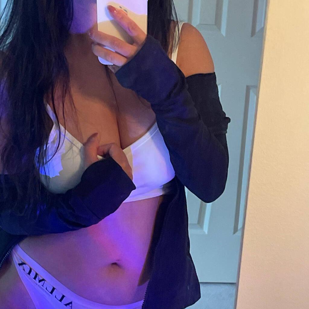 
                        Alice
                     is Female Escorts. | Toronto | Ontario | Canada | canadatopescorts.com 