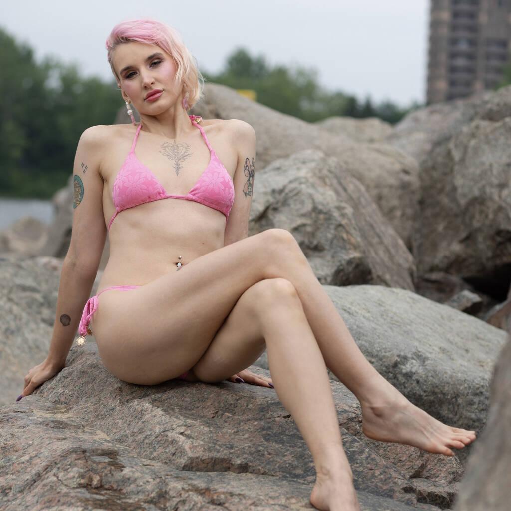 
                        Luna S
                     is Female Escorts. | Montreal | Quebec | Canada | canadatopescorts.com 