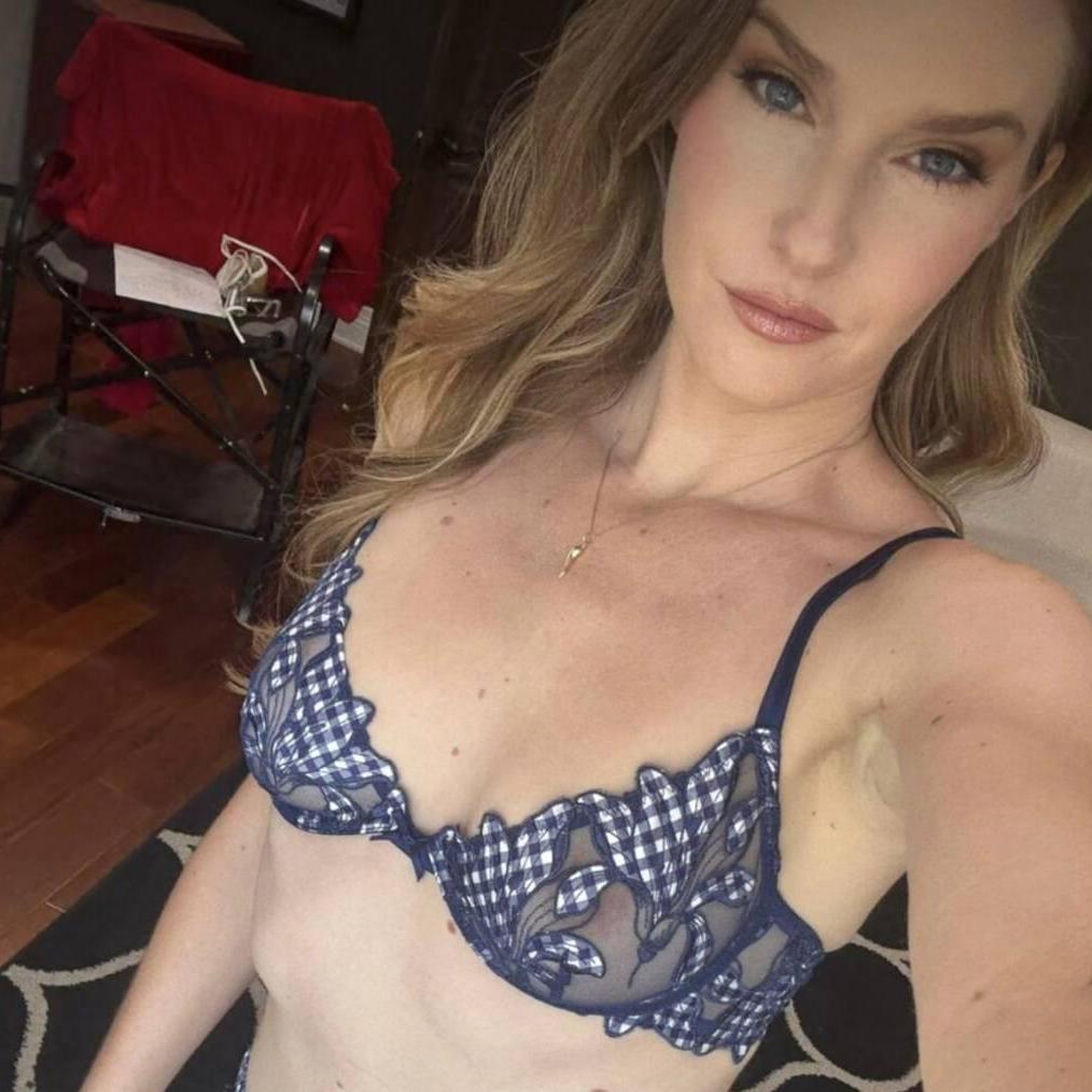 
                        Sophia
                     is Female Escorts. | Fredericton | New Brunswick | Canada | canadatopescorts.com 