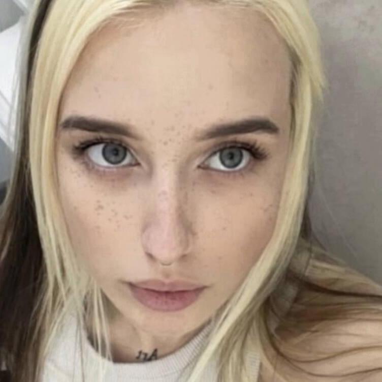 
                        Alice
                     is Female Escorts. | Abbotsford | British Columbia | Canada | canadatopescorts.com 