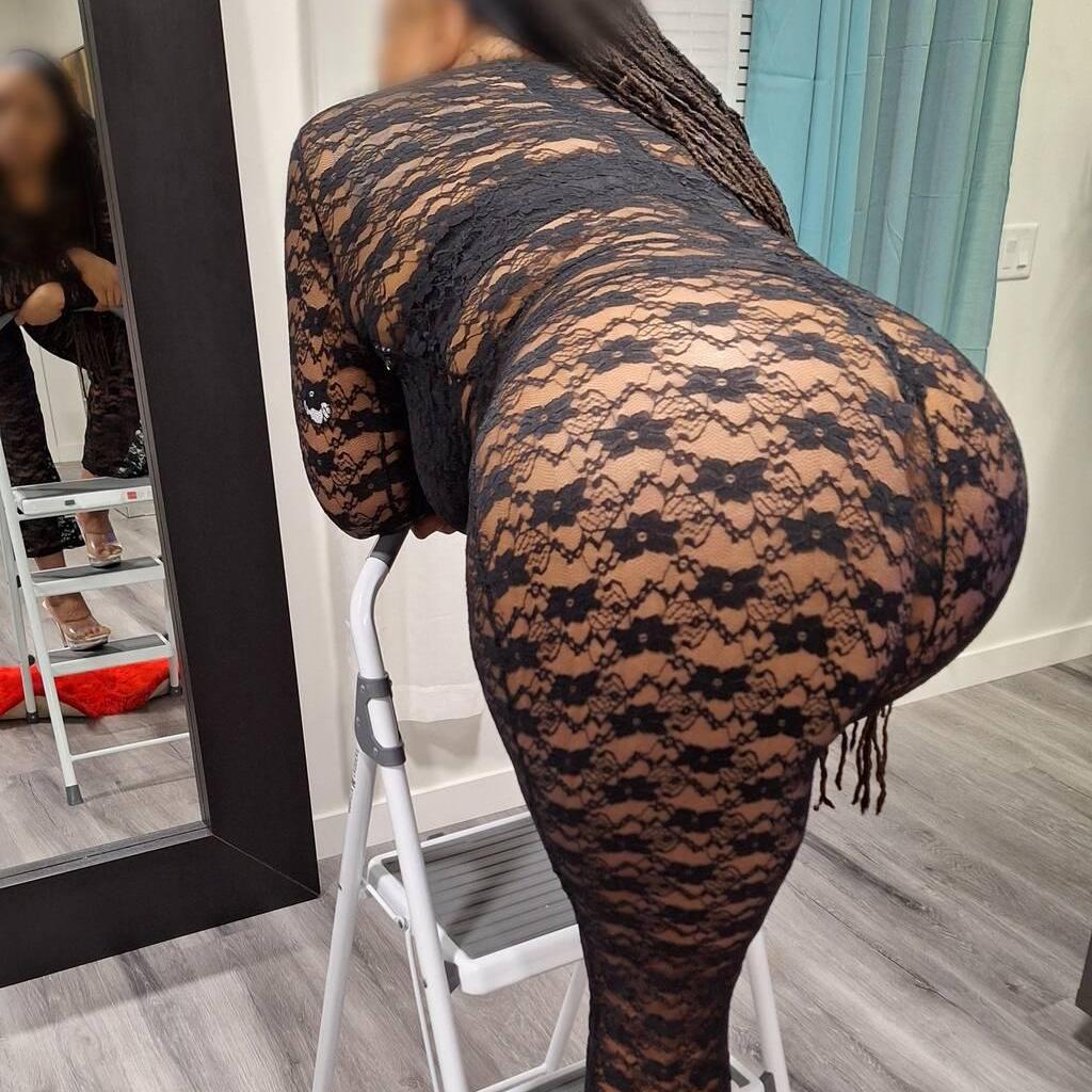 
                        EBONY
                     is Female Escorts. | Calgary | Alberta | Canada | canadatopescorts.com 