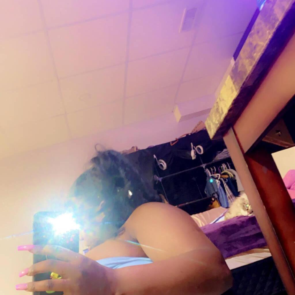 
                        Mona
                     is Female Escorts. | Kitchener | Ontario | Canada | canadatopescorts.com 