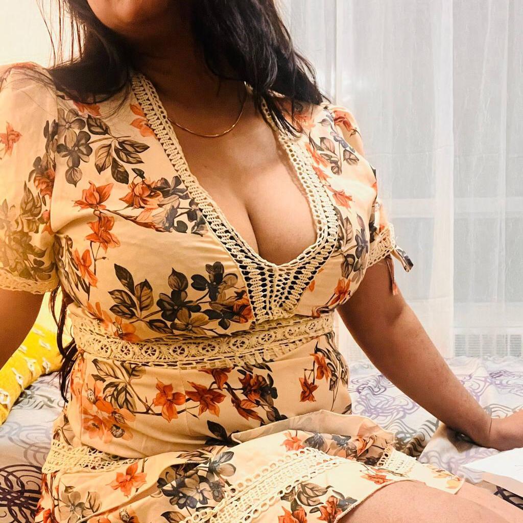 
                        Rosa
                     is Female Escorts. | Toronto | Ontario | Canada | canadatopescorts.com 