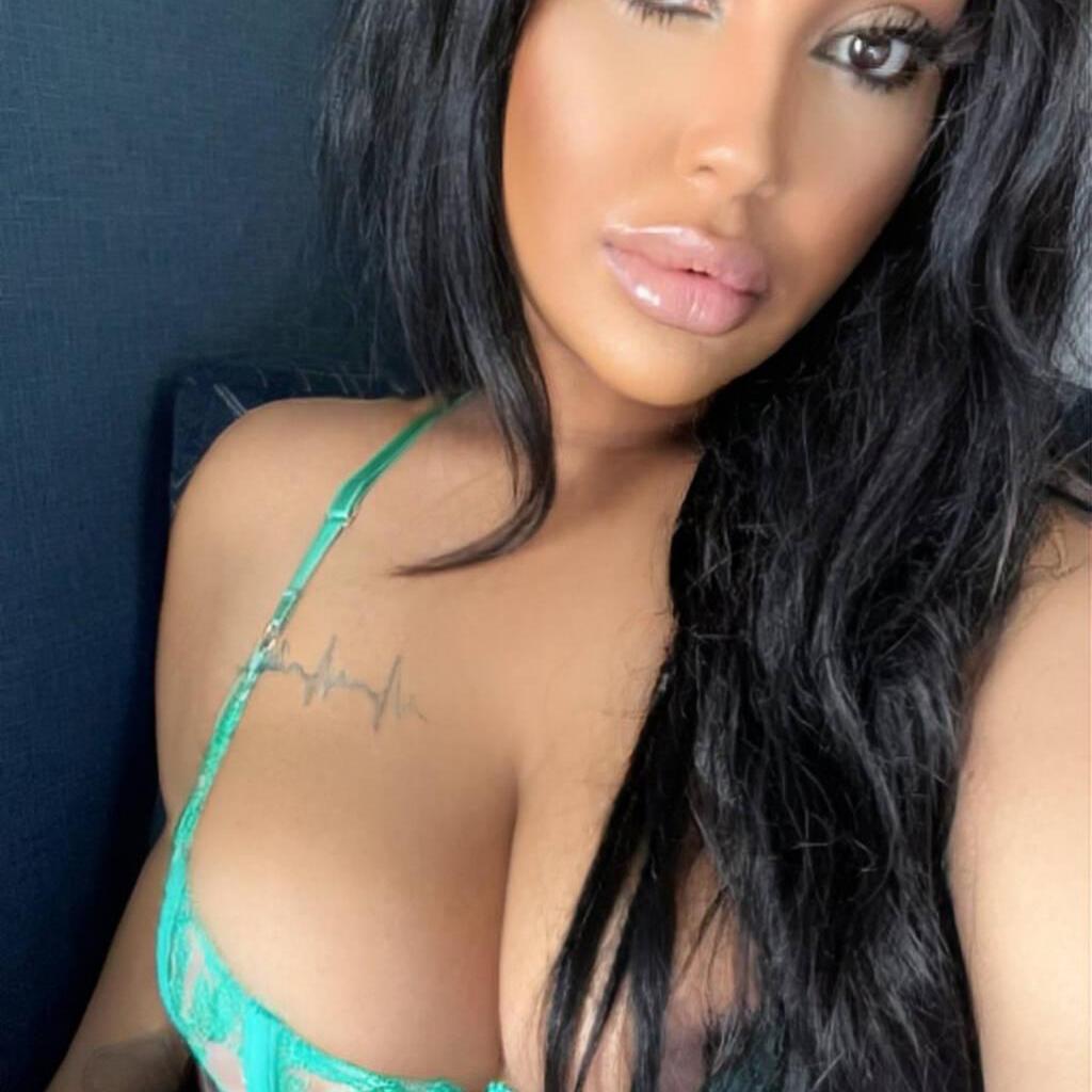 
                        CLEO
                     is Female Escorts. | Barrie | Ontario | Canada | canadatopescorts.com 