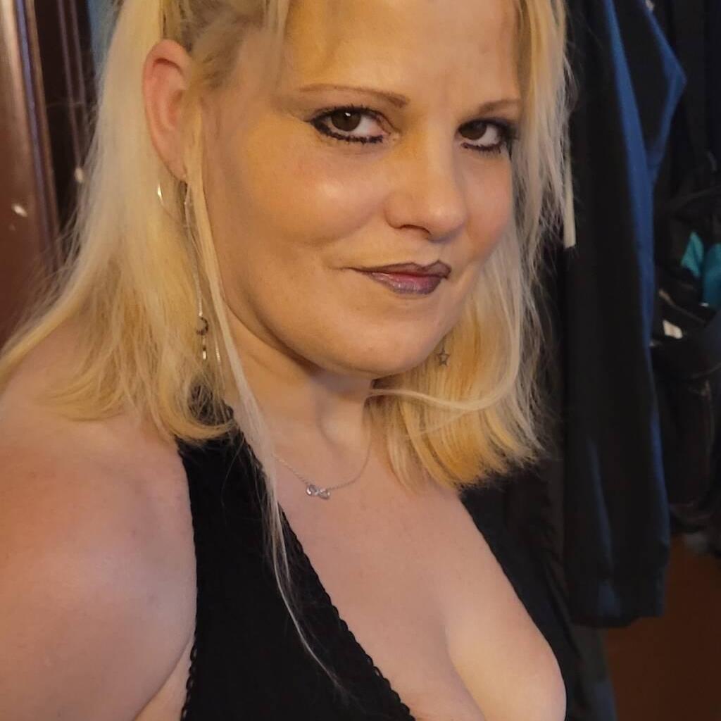 
                        Nevaeh
                     is Female Escorts. | Hamilton | Ontario | Canada | canadatopescorts.com 