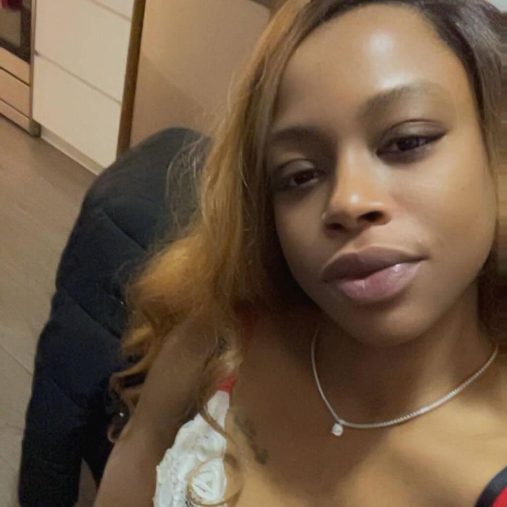 
                        Lia
                     is Female Escorts. | Quebec City | Quebec | Canada | canadatopescorts.com 