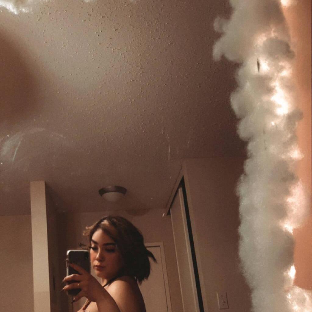 
                        Hailey
                     is Female Escorts. | Saskatoon | Saskatchewan | Canada | canadatopescorts.com 