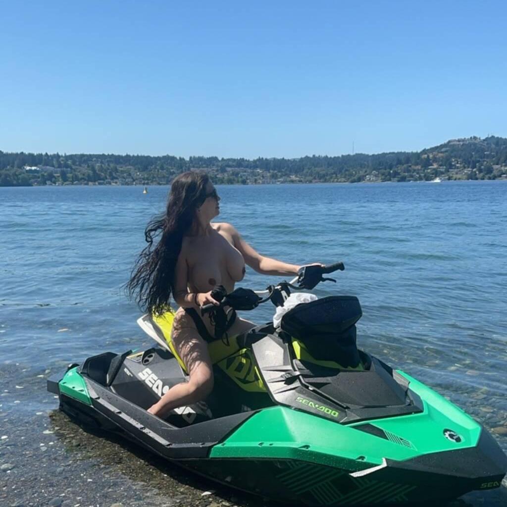 
                        Scarett Rose
                     is Female Escorts. | Nanaimo | British Columbia | Canada | canadatopescorts.com 