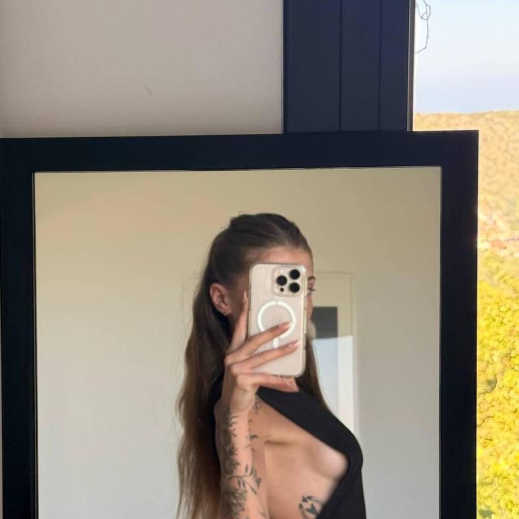 
                        Emma
                     is Female Escorts. | Quebec City | Quebec | Canada | canadatopescorts.com 