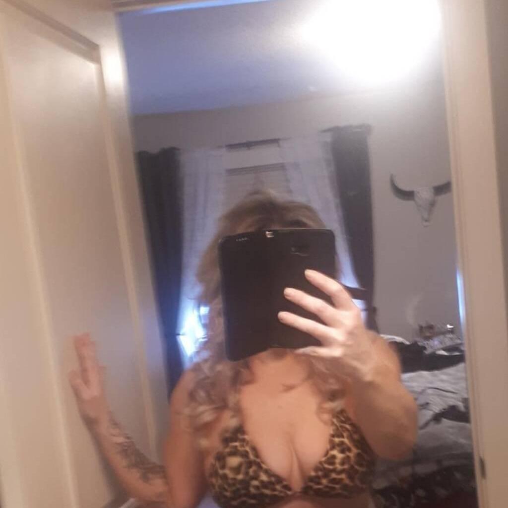 
                        SKY
                     is Female Escorts. | Ft Mcmurray | Alberta | Canada | canadatopescorts.com 