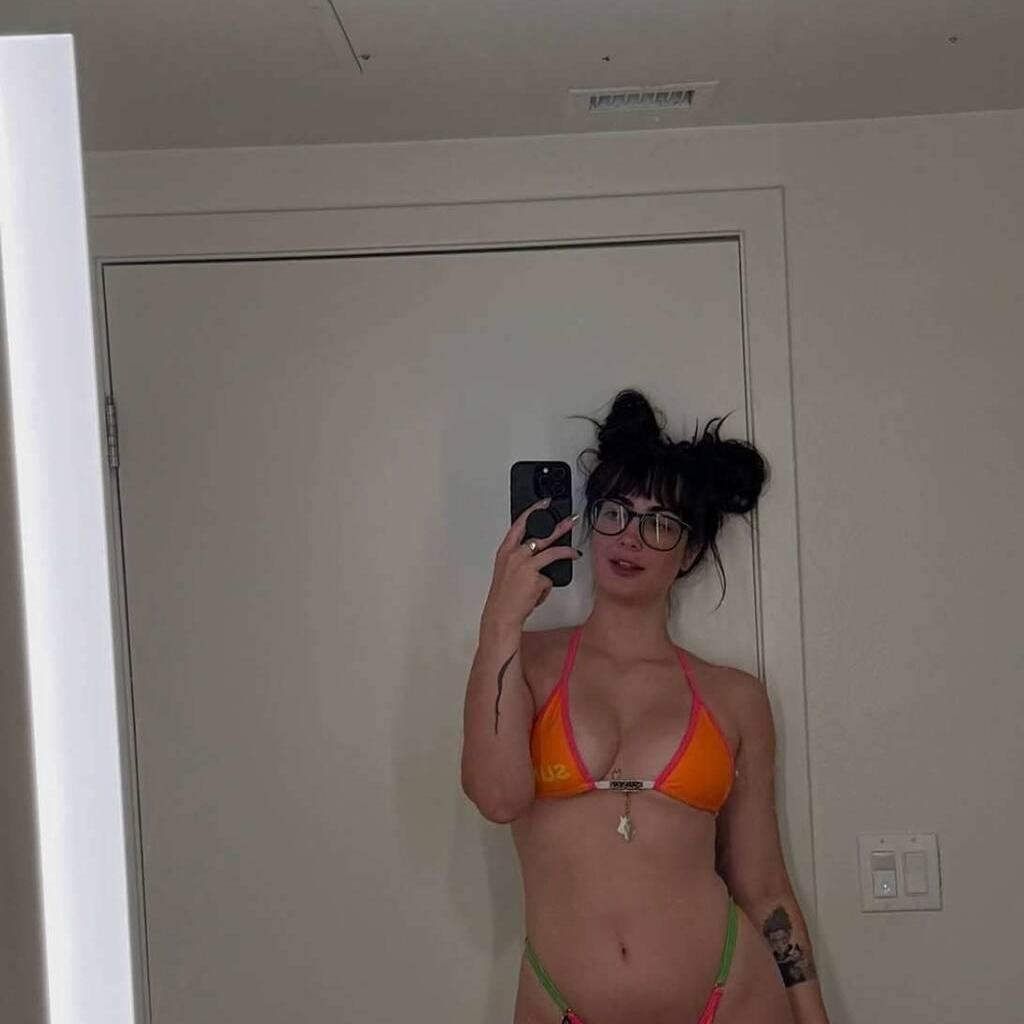 
                        Kimberly
                     is Female Escorts. | Fredericton | New Brunswick | Canada | canadatopescorts.com 