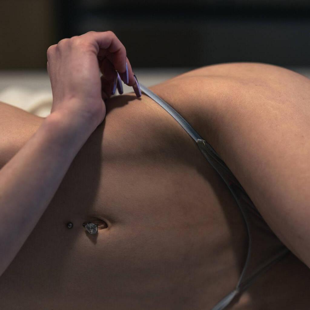 
                        Holly under wood
                     is Female Escorts. | Calgary | Alberta | Canada | canadatopescorts.com 