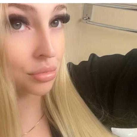 
                        Bella
                     is Female Escorts. | Medicine Hat | Alberta | Canada | canadatopescorts.com 