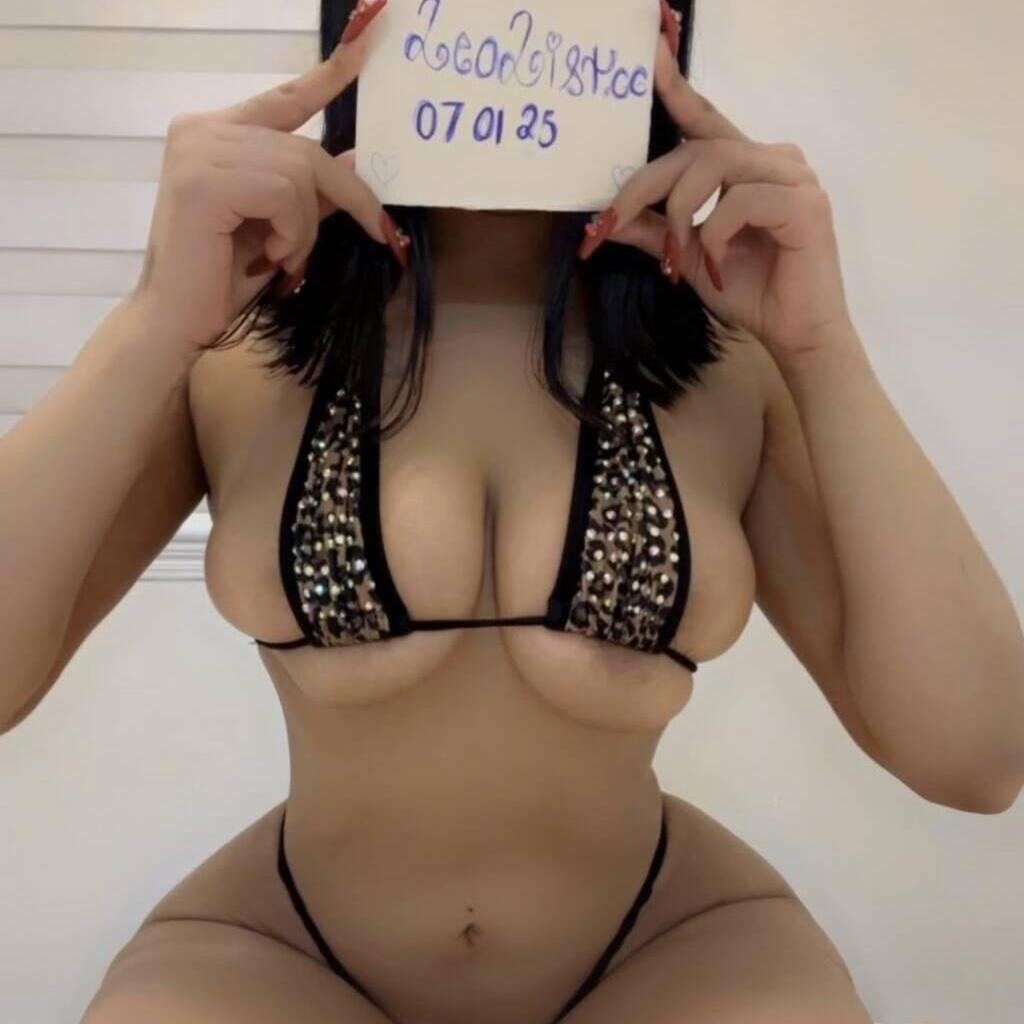 
                        Selena
                     is Female Escorts. | windsor | Ontario | Canada | canadatopescorts.com 