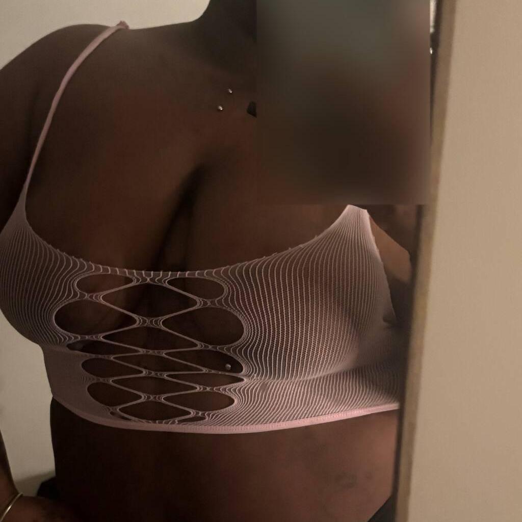 
                        Miss Rose
                     is Female Escorts. | Niagara | Ontario | Canada | canadatopescorts.com 