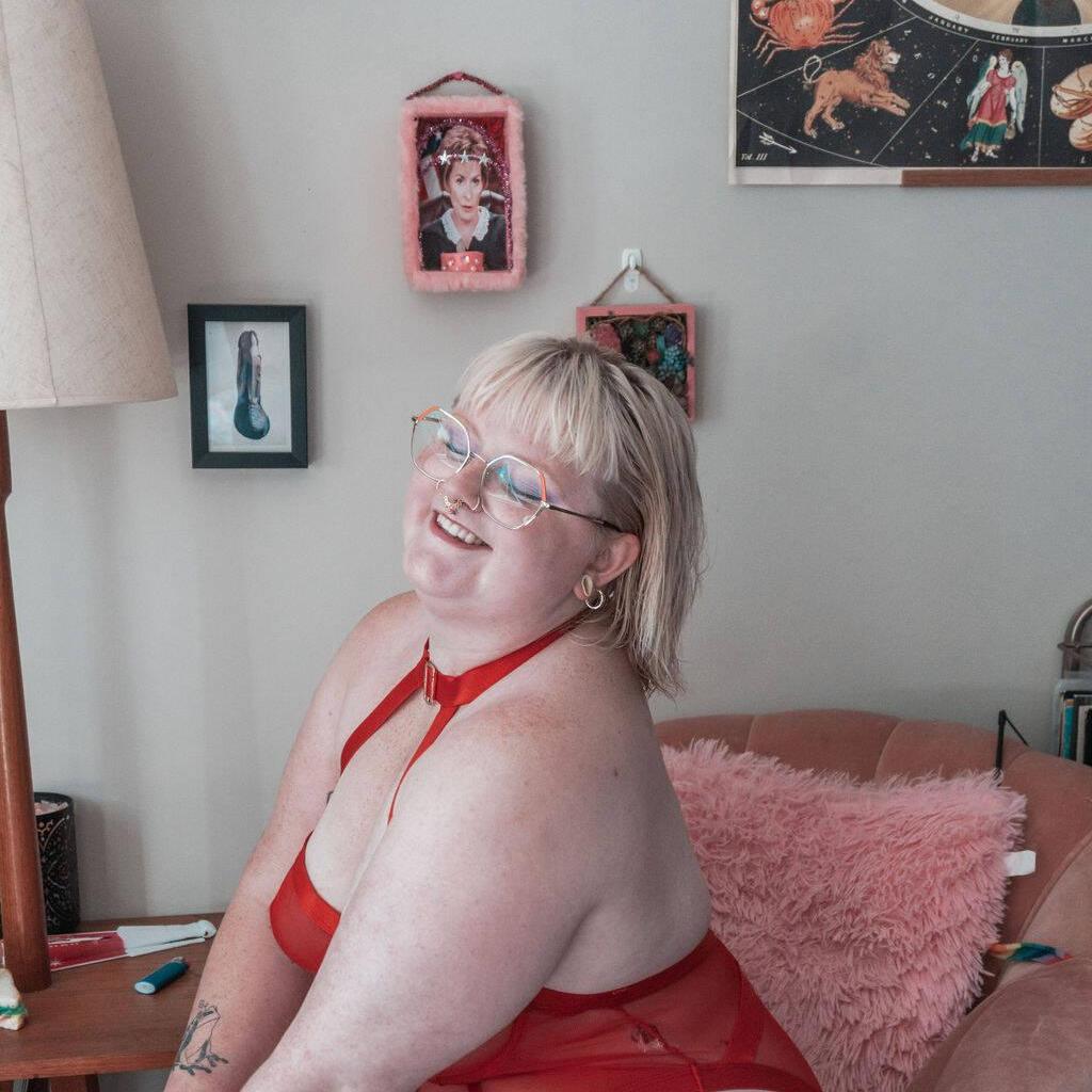 
                        Cinnamon
                     is Female Escorts. | Edmonton | Alberta | Canada | canadatopescorts.com 