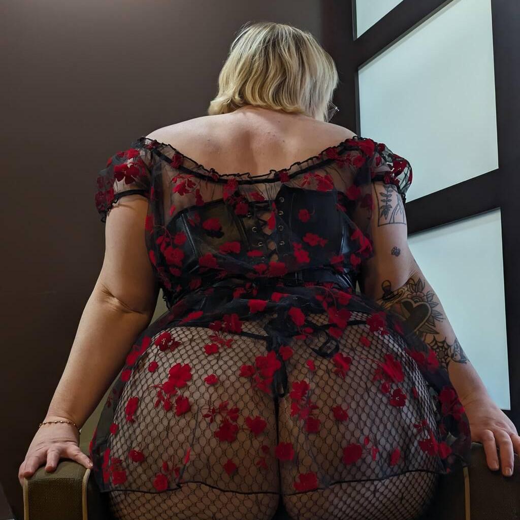 
                        Cinnamon
                     is Female Escorts. | Edmonton | Alberta | Canada | canadatopescorts.com 