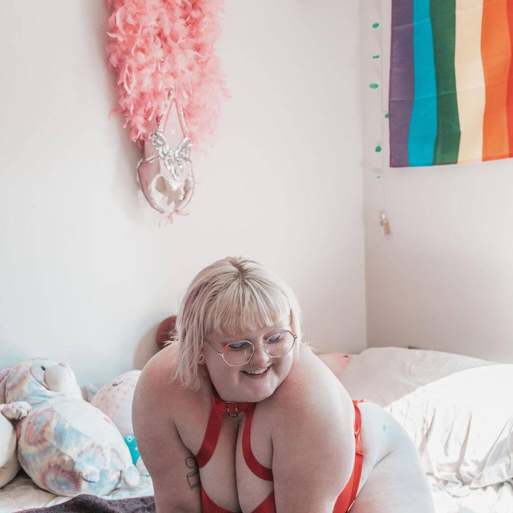 
                        Cinnamon
                     is Female Escorts. | Edmonton | Alberta | Canada | canadatopescorts.com 