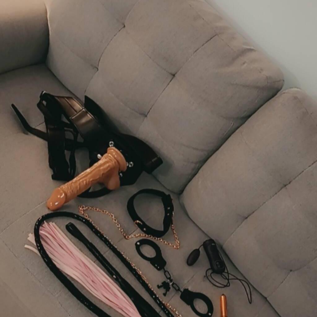 
                        EM 437.259.1458
                     is Female Escorts. | Chatham | Ontario | Canada | canadatopescorts.com 