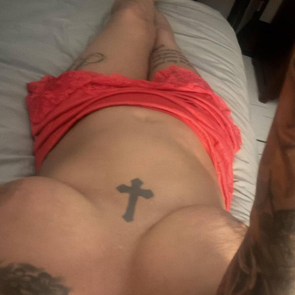 
                        Elle
                     is Female Escorts. | Red Deer | Alberta | Canada | canadatopescorts.com 