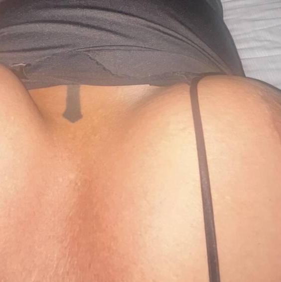 
                        Elle
                     is Female Escorts. | Red Deer | Alberta | Canada | canadatopescorts.com 
