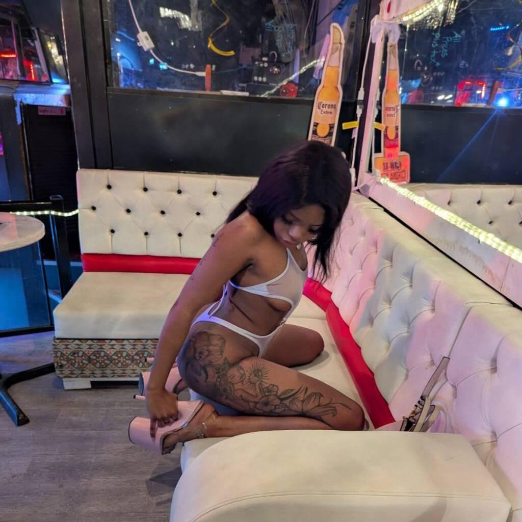 
                        Desiree
                     is Female Escorts. | Niagara | Ontario | Canada | canadatopescorts.com 