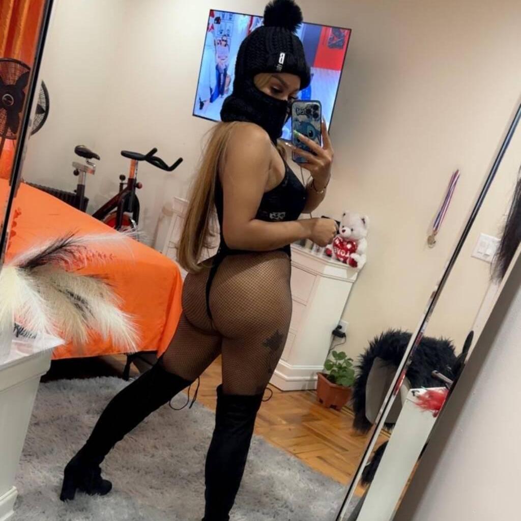 
                        Yennefeer
                     is Female Escorts. | Toronto | Ontario | Canada | canadatopescorts.com 