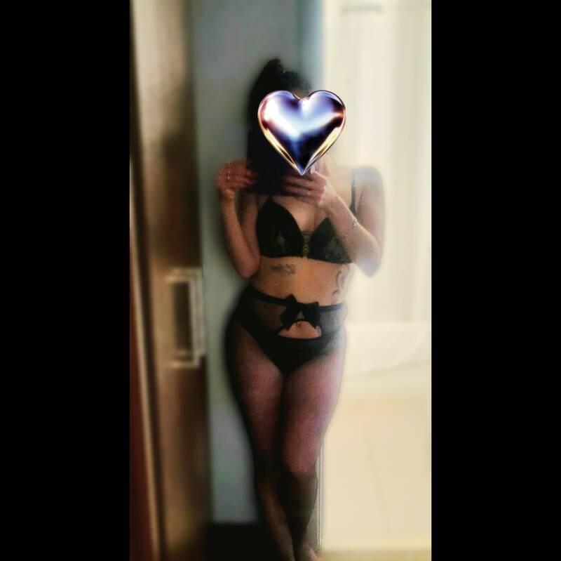 
                        BELLA
                     is Female Escorts. | windsor | Ontario | Canada | canadatopescorts.com 