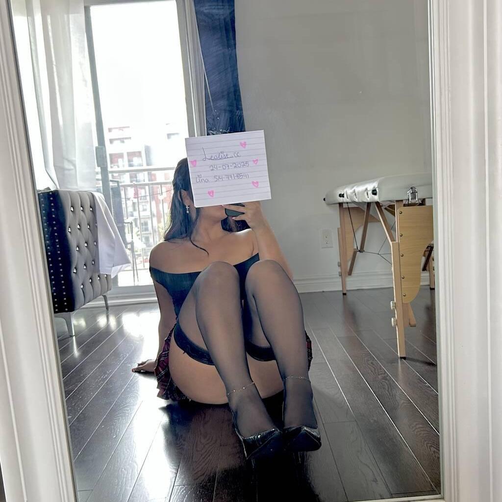 
                        L ii n a
                     is Female Escorts. | Quebec City | Quebec | Canada | canadatopescorts.com 