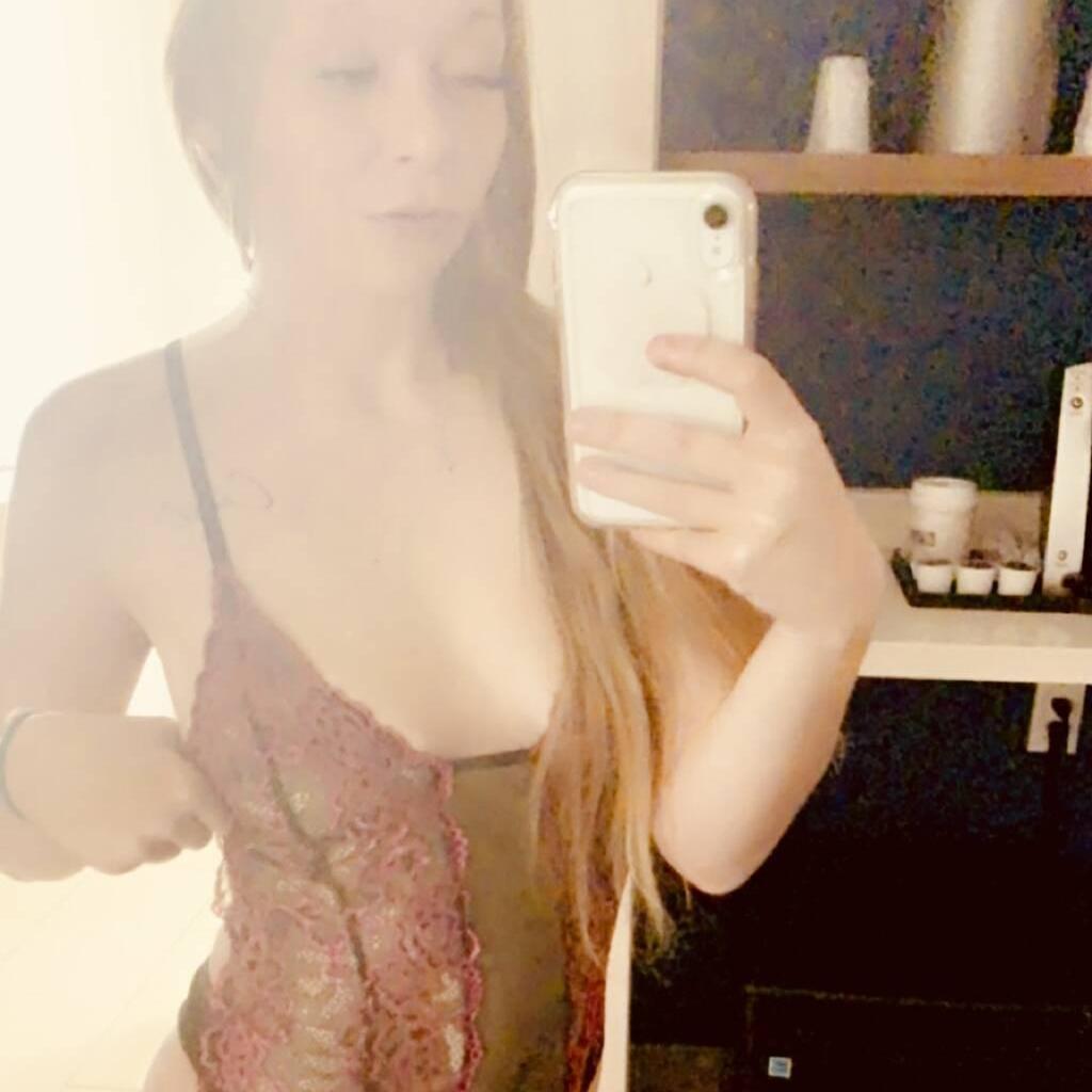 
                        Tiffany ( Skkkyy) sexyyy
                     is Female Escorts. | Toronto | Ontario | Canada | canadatopescorts.com 