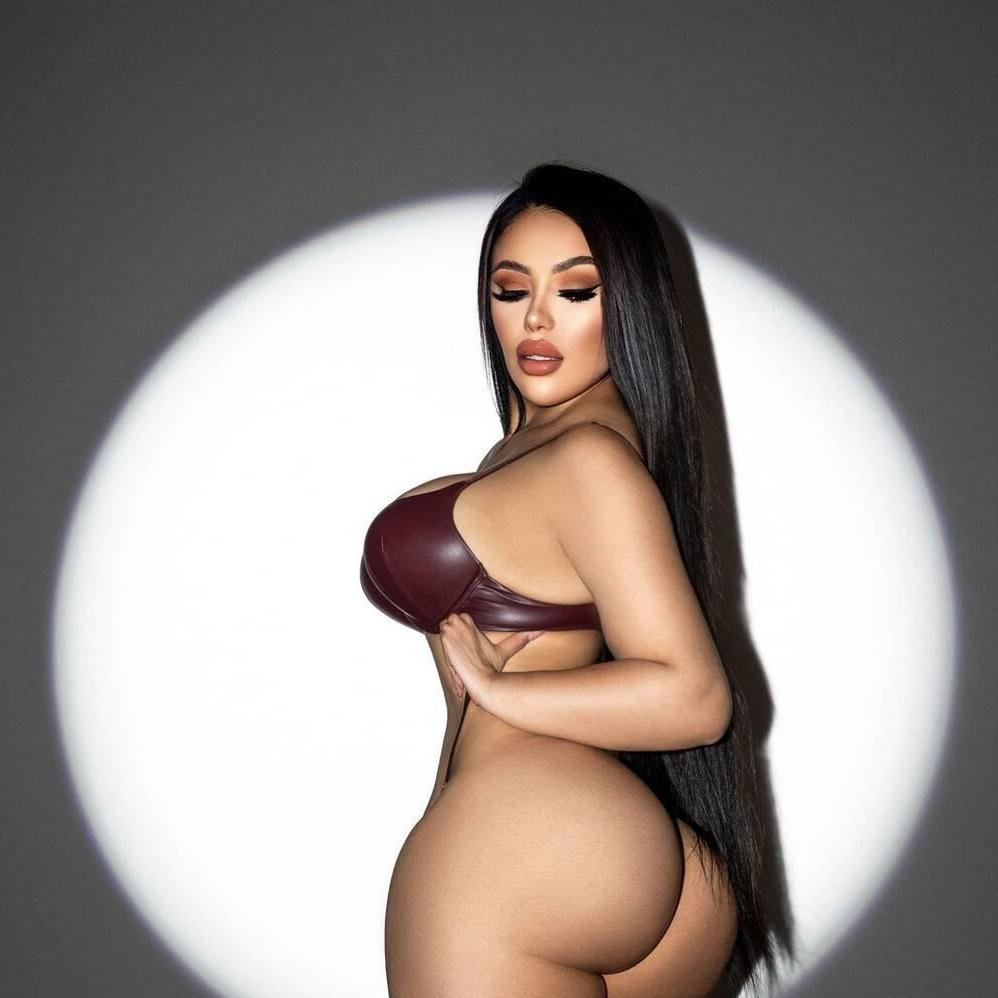 
                        Mia
                     is Female Escorts. | Toronto | Ontario | Canada | canadatopescorts.com 