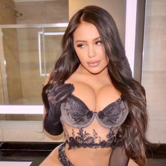 
                        Mia
                     is Female Escorts. | Toronto | Ontario | Canada | canadatopescorts.com 