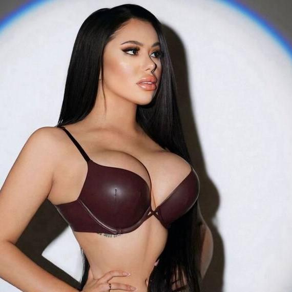 
                        Mia
                     is Female Escorts. | Toronto | Ontario | Canada | canadatopescorts.com 